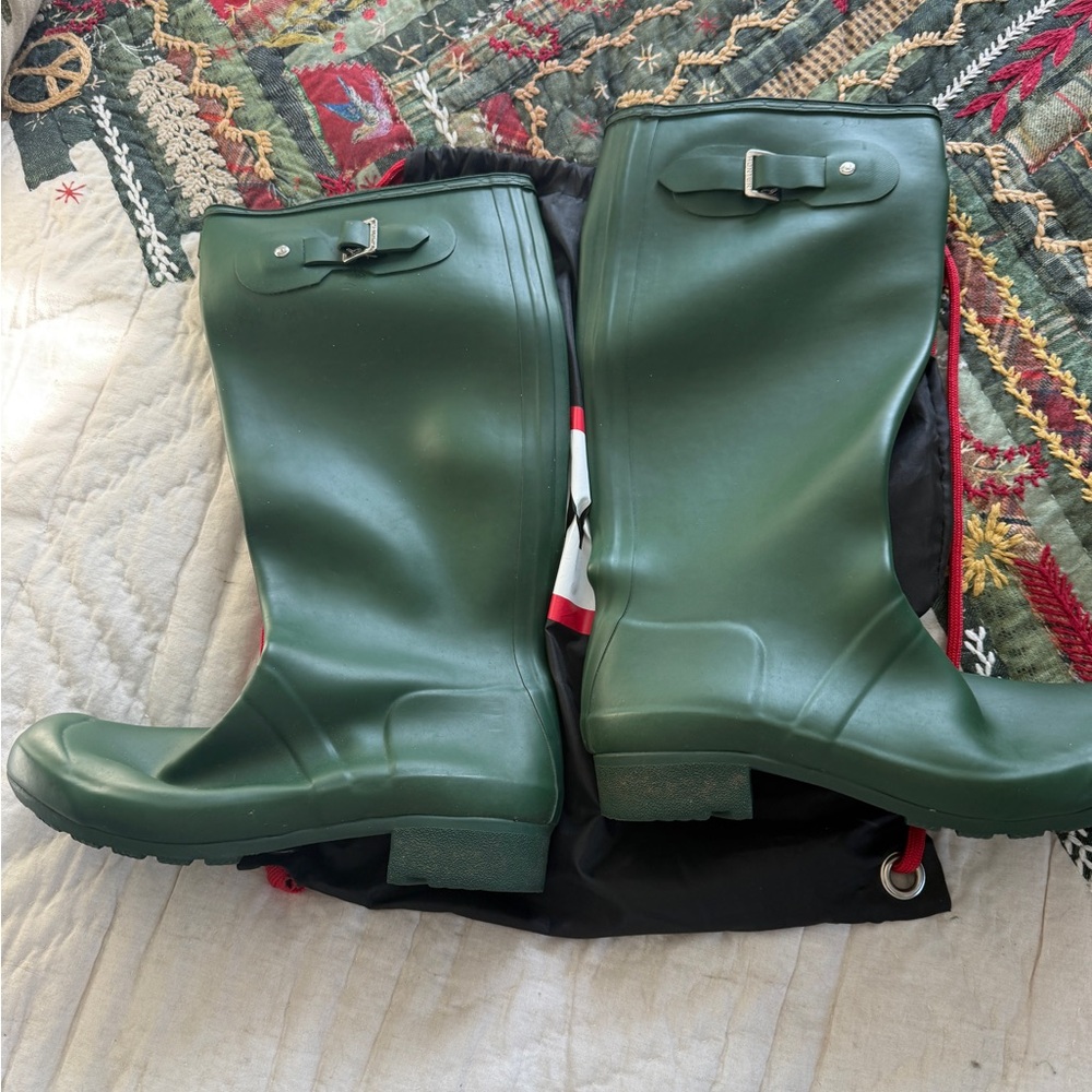 Hunter Dark Green Waterproof Boots - Picture 2 of 3